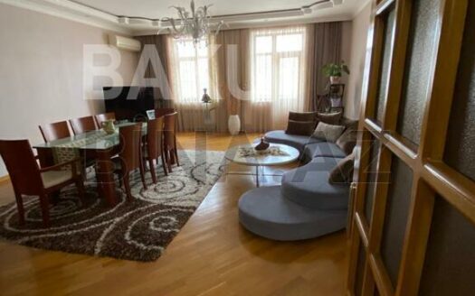 4 Room New Apartment for Sale in Baku