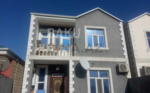 4 Room House / Villa for Sale in Baku