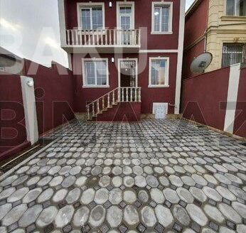 4 Room House / Villa for Sale in Baku