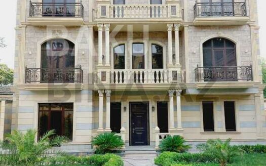 9 Room House / Villa for Sale in Baku