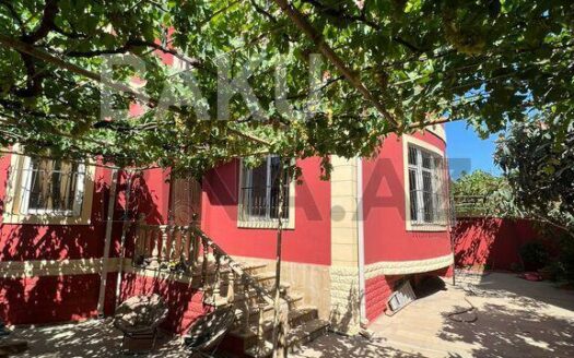 6 Room House / Villa for Sale in Baku