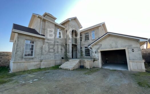 5 Room House / Villa for Sale in Baku