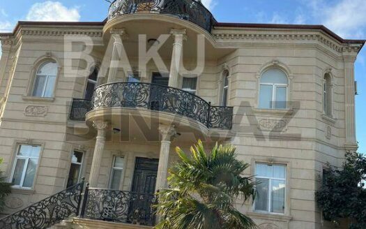 6 Room House / Villa for Sale in Baku