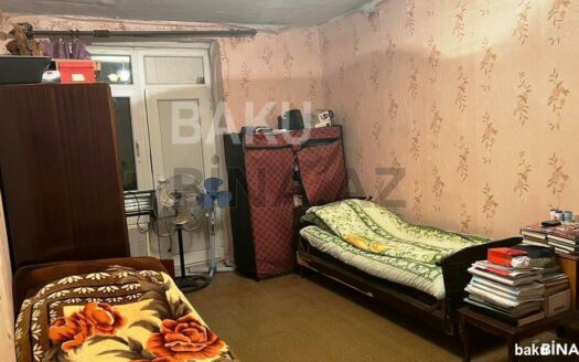 1 Room Old Apartment for Sale in Baku