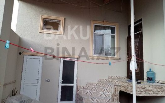 4 Room House / Villa for Sale in Baku