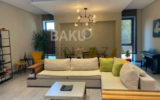 5 Room House / Villa for Sale in Baku