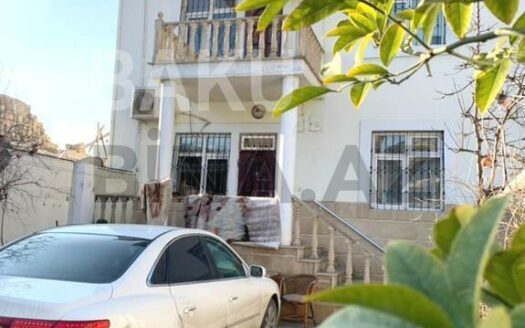 5 Room House / Villa for Sale in Baku