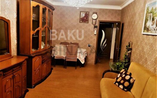 2 Rooms Old Apartment for Sale in Baku