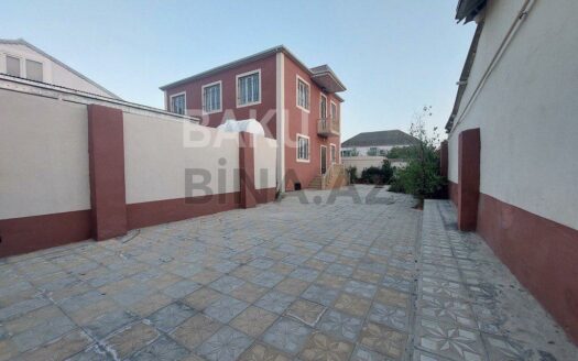 6 Room House / Villa for Sale in Baku