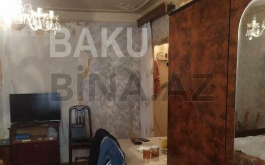 1 Room Old Apartment for Sale in Baku