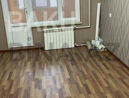 3 Room Old Apartment for Sale in Baku