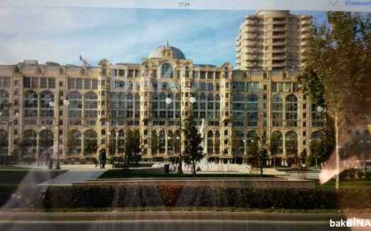 3 Room Old Apartment for Sale in Baku