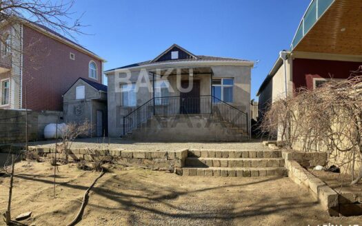 3 Room House / Villa for Sale in Baku