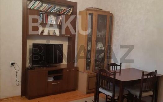 2 Rooms Old Apartment for Sale in Baku