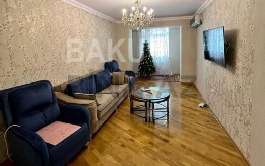 2 Rooms Old Apartment for Sale in Baku