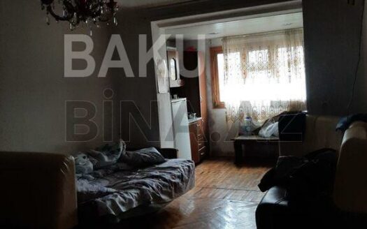 2 Rooms Old Apartment for Sale in Baku