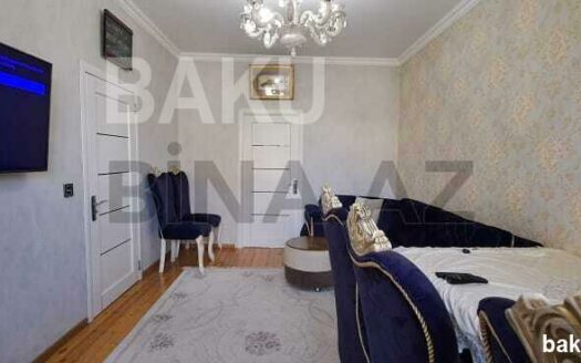 2 Rooms Old Apartment for Sale in Baku