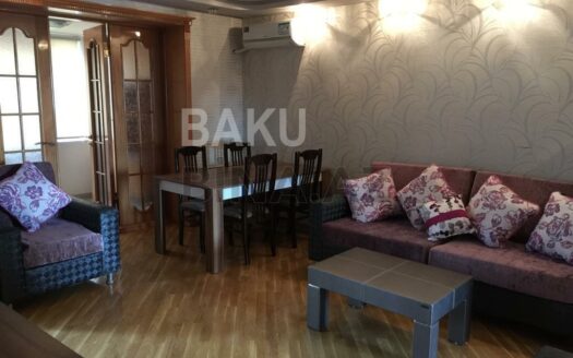 2 Rooms Old Apartment for Sale in Baku