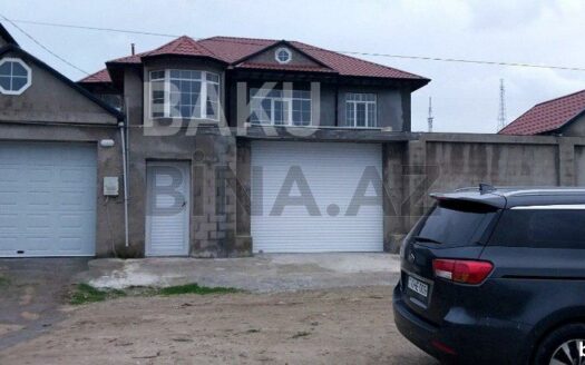 7 Room House / Villa for Sale in Baku