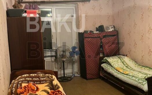 1 Room Old Apartment for Sale in Baku