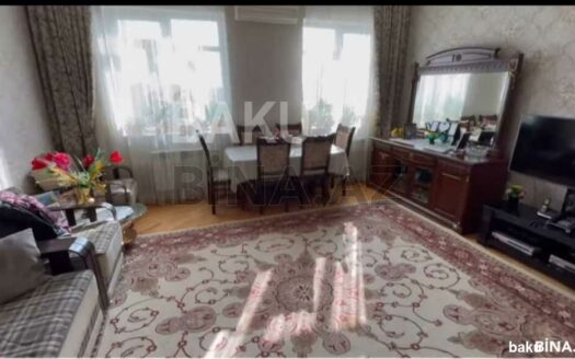 2 Rooms Old Apartment for Sale in Baku