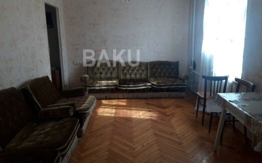 1 Room Old Apartment for Sale in Baku