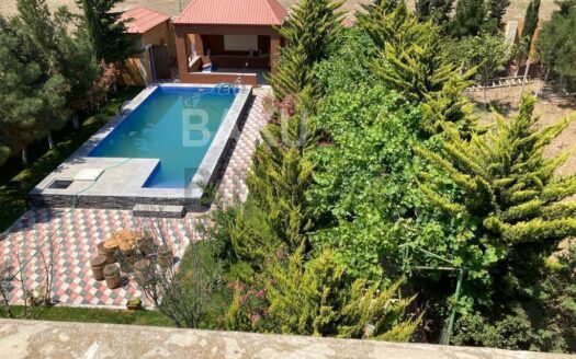 7 Room House / Villa for Sale in Baku