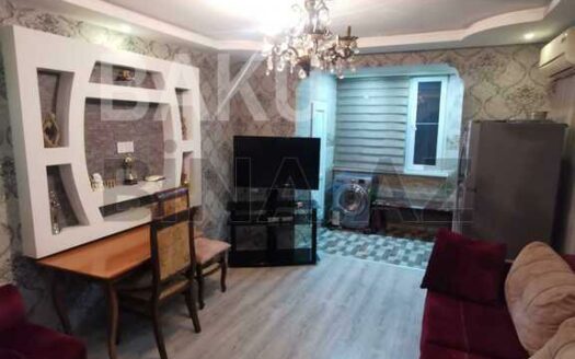 2 Rooms Old Apartment for Sale in Baku