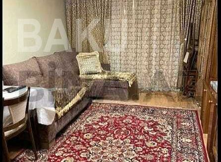 2 Rooms Old Apartment for Sale in Baku