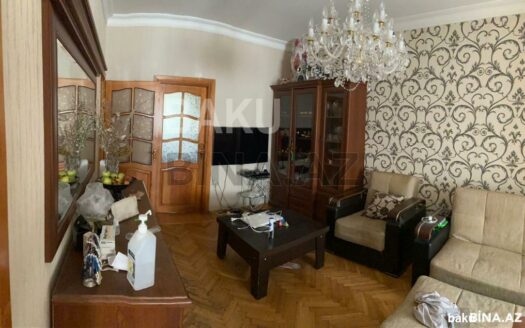 2 Rooms Old Apartment for Sale in Baku