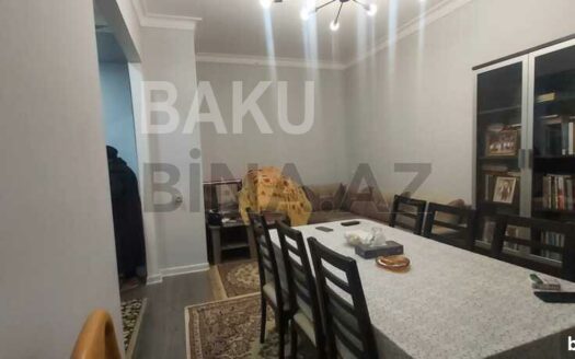 2 Rooms Old Apartment for Sale in Baku