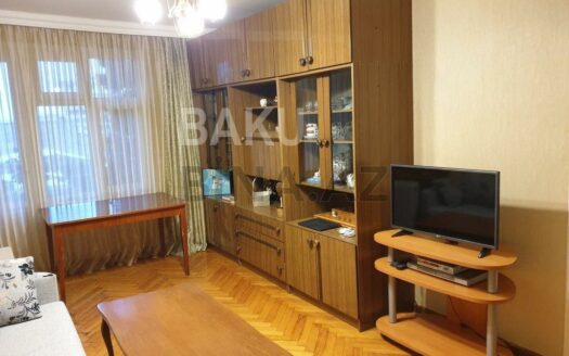 2 Rooms Old Apartment for Sale in Baku