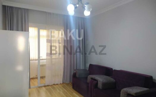 3 Room Old Apartment for Sale in Baku