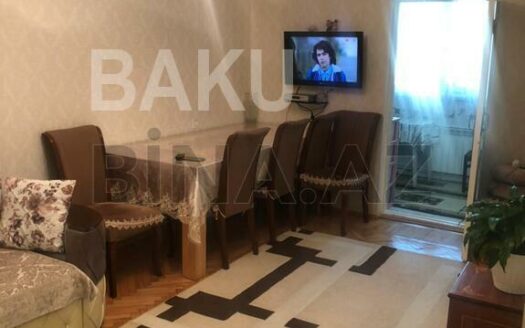 2 Rooms Old Apartment for Sale in Baku