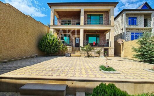 6 Room House / Villa for Sale in Baku