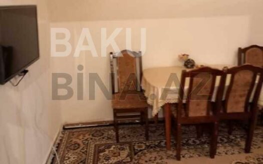 1 Room Old Apartment for Sale in Baku