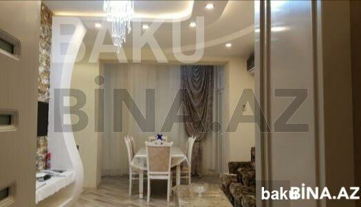 3 Room Old Apartment for Sale in Baku