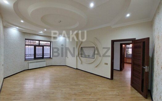 4 Room House / Villa for Sale in Baku