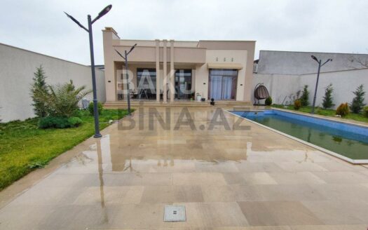 4 Room House / Villa for Sale in Baku