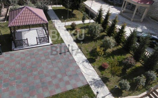 4 Room House / Villa for Sale in Baku