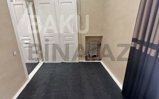 2 Rooms Old Apartment for Sale in Baku