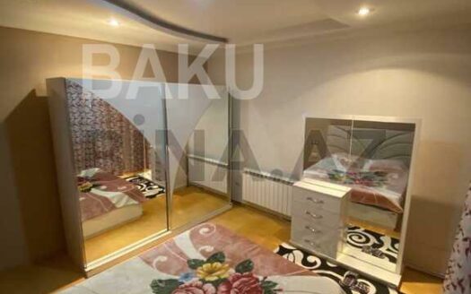 4 Room House / Villa for Sale in Baku