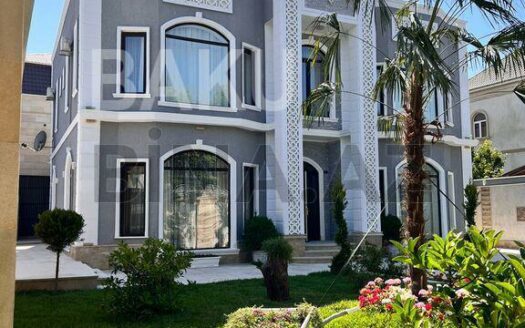 6 Room House / Villa for Sale in Baku