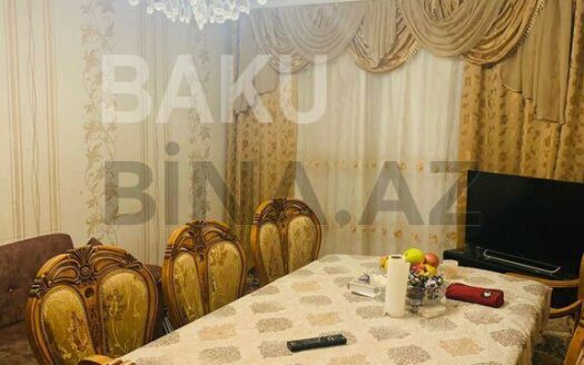 2 Rooms Old Apartment for Sale in Baku