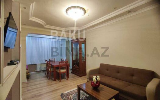 2 Rooms Old Apartment for Sale in Baku