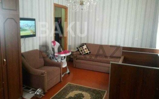 1 Room Old Apartment for Sale in Baku