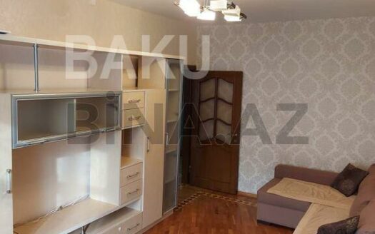 2 Rooms Old Apartment for Sale in Baku