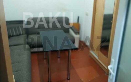 2 Rooms Old Apartment for Sale in Baku