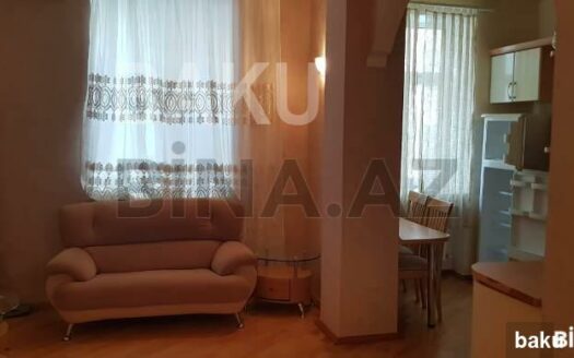 2 Rooms Old Apartment for Sale in Baku