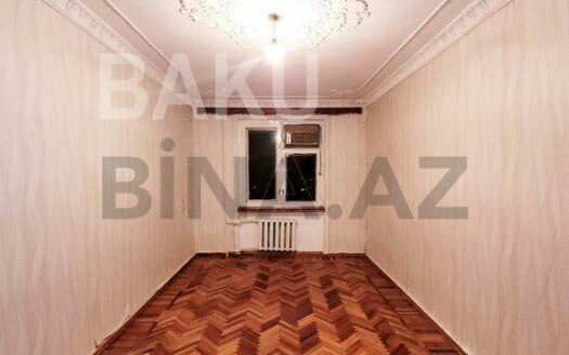 2 Rooms Old Apartment for Sale in Baku